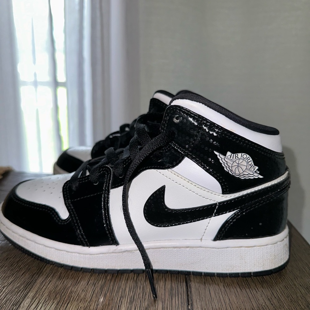 Jordan 1 Mid